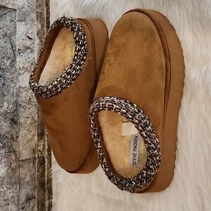 Steve Madden Women's Tan Slip-On Shoes Brand New No Tag